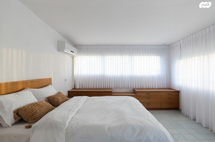 גג/ פנטהאוז, הפרחים 32, קרית הפרחים - 2005, רעננה