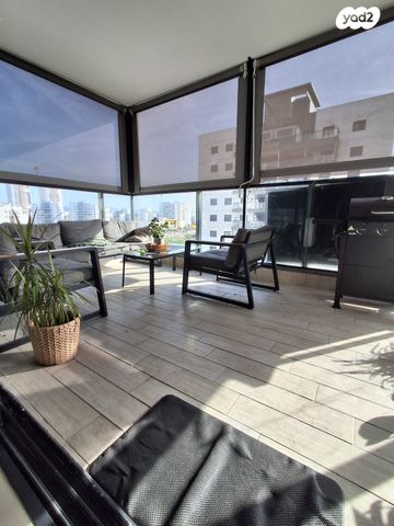 דירה, הצנחנים, אריק שרון, נהריה