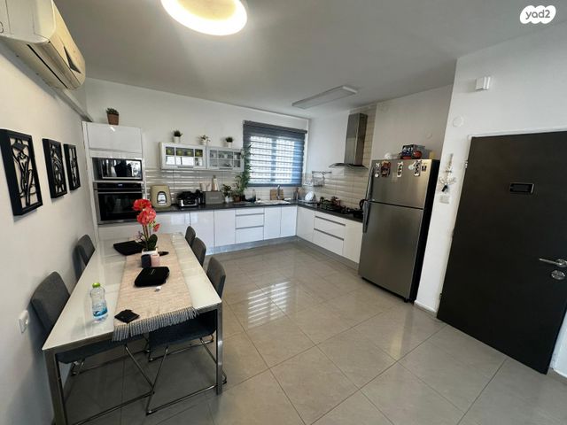 דירה, גיורא 7, צור שלום, קרית ביאליק