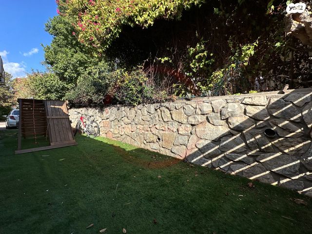 דו משפחתי, דפנה, שאר העיר, כפר תבור