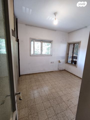 דירה, אלימלך 14, שכונת בן גוריון, מרכז העיר ג', רמת גן