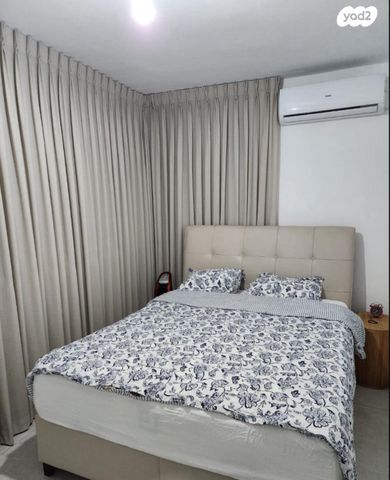 דירה, יהודית 13, חרוזים, רמת גן