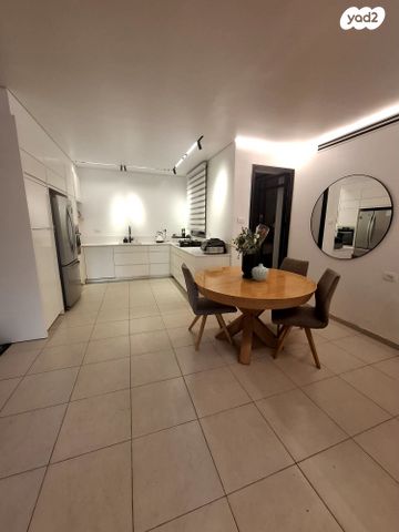 עמק השושנים 20