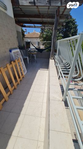 דירה, השלושה, בת ים