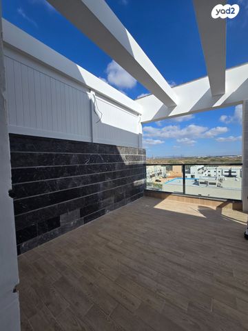 גג/ פנטהאוז, מור, אור ים, אור עקיבא