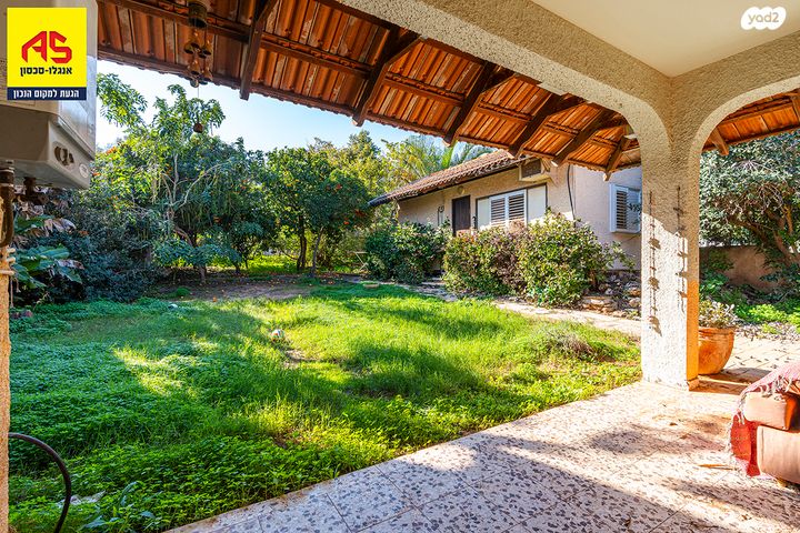 דו משפחתי, המגינים, פרדס חנה כרכור