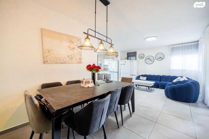 דירה, הרב ישעיהו משורר, הדר גנים, פתח תקווה