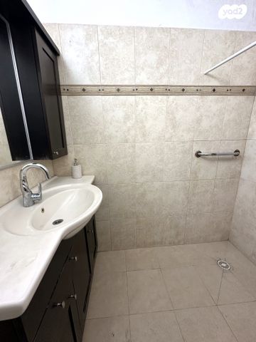 דירה, קהילת פינסק, שעריה, פתח תקווה