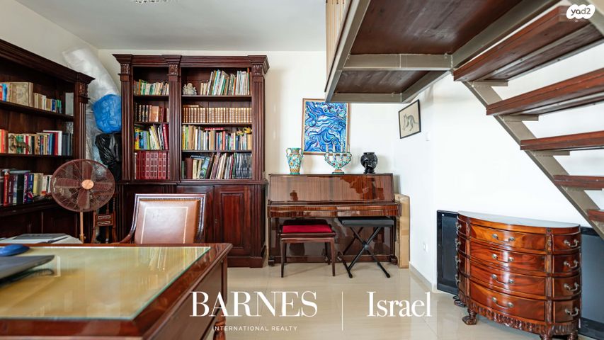 גג/ פנטהאוז, דולפין 10, בת ים