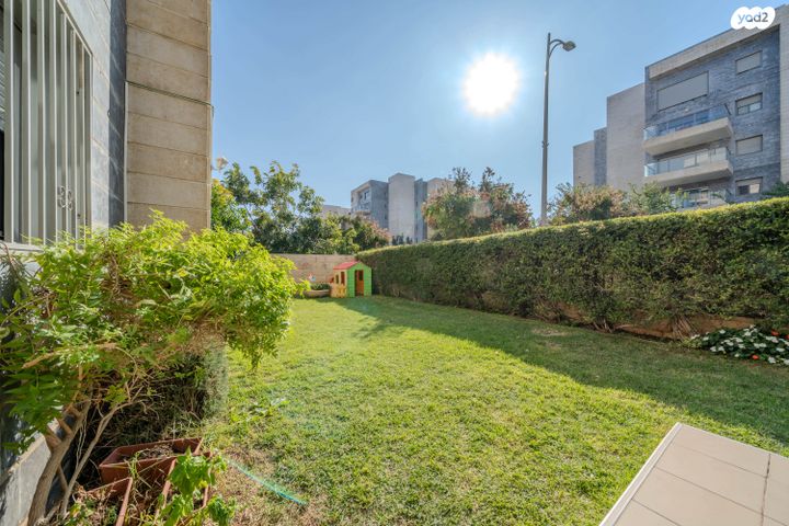 דירת גן, גפן 29, החורש, חריש