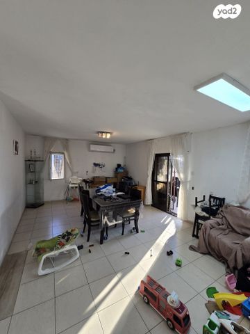 גג/ פנטהאוז, עליית הנוער, רמות, ירושלים