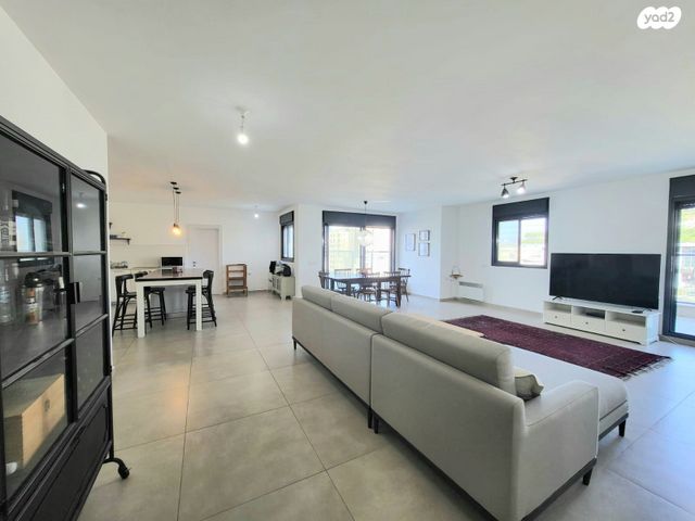 דירה, נופי החורש, מבשרת ציון