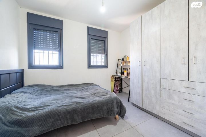 דירה, הרב ישעיהו משורר, הדר גנים, פתח תקווה