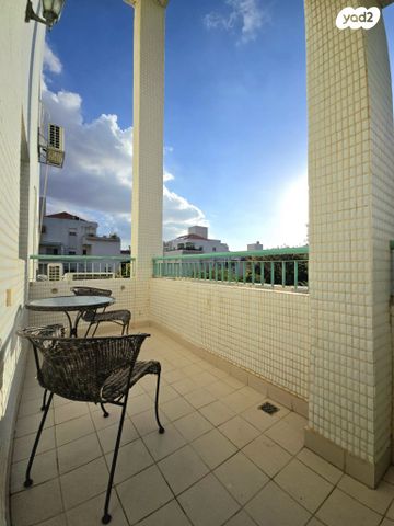 דירה, רעננה