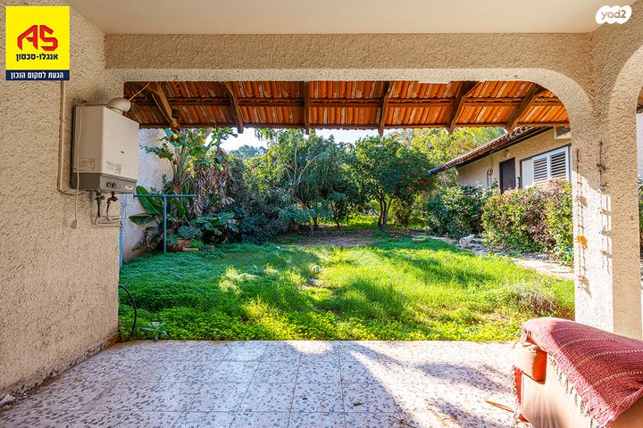 דו משפחתי, המגינים, פרדס חנה כרכור