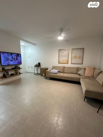 דירה, פיארברג 22, נווה זאב, נאות אילן, באר שבע