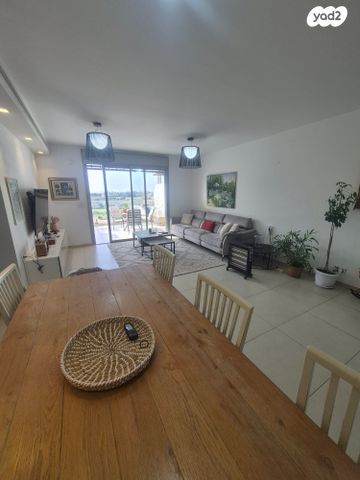 דירה, שדרות יצחק רבין, קדימה צורן