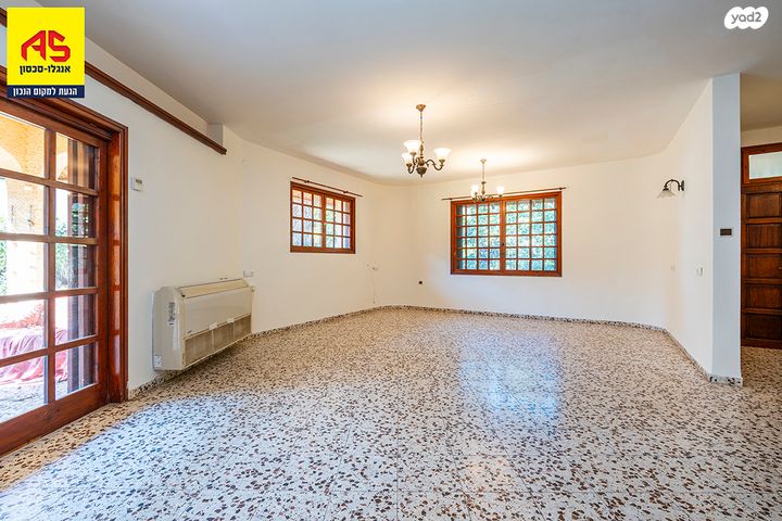 דו משפחתי, המגינים, פרדס חנה כרכור