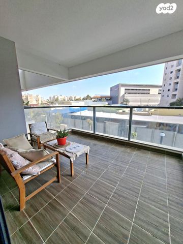 שדרות האלונים 