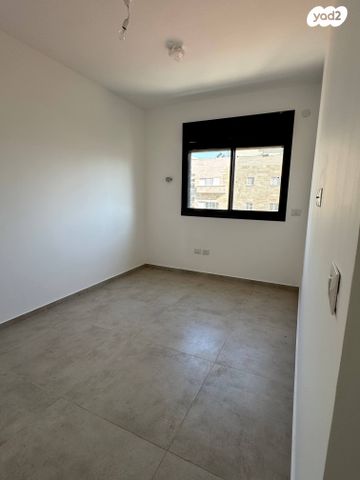 דירה, איתמר, חרוזים, רמת גן