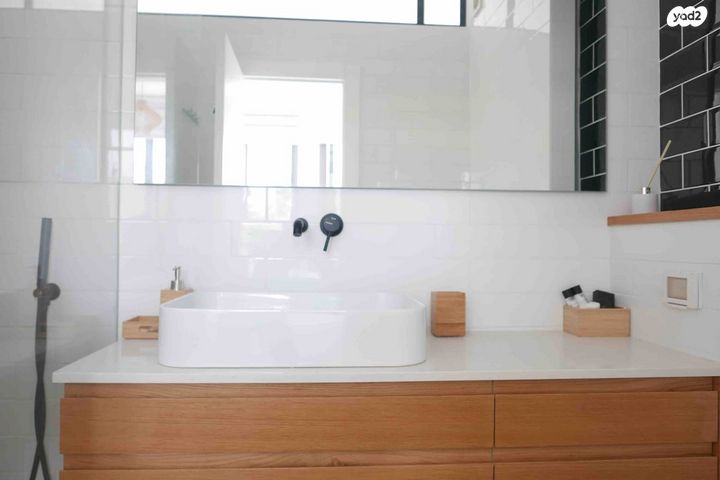 גג/ פנטהאוז, הלוטוס 4, קרית הפרחים - 2005, רעננה