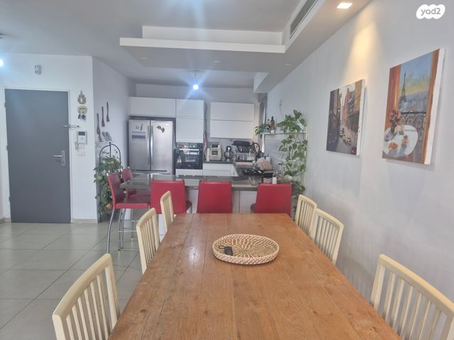 דירה, שדרות יצחק רבין, קדימה צורן