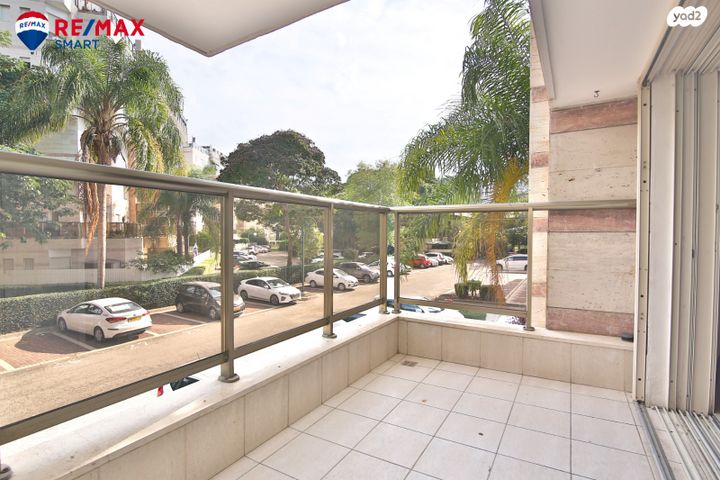 דירה, יצחק בן צבי, נווה גנים, קרית מוצקין