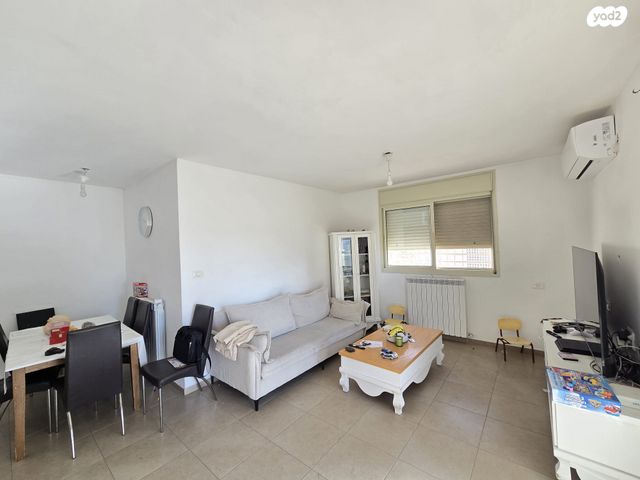 דירה, הרב יצחק כדורי, חומת שמואל, הר חומה, ירושלים