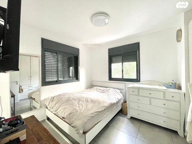 דירה, יעקב תמרי, חצרות המושבה, רחובות