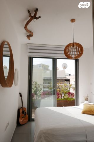 גג/ פנטהאוז, הלוטוס 4, קרית הפרחים - 2005, רעננה