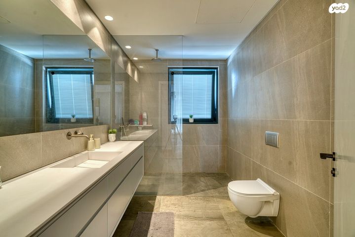 גג/ פנטהאוז, הפעמונים, קרית הפרחים - 2005, רעננה