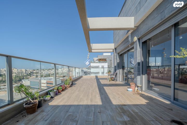 גג/ פנטהאוז, סביון 41, הפרחים, חריש