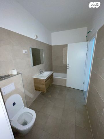 דירה, אריאל שרון, נווה שרון / שער העיר, נתיבות