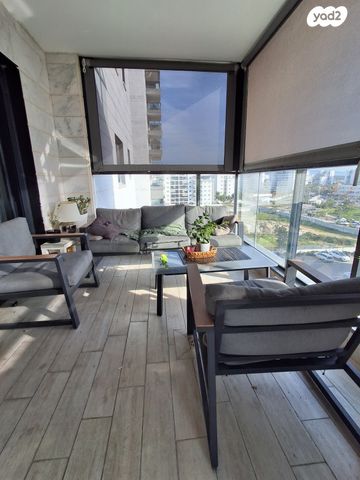 דירה, הצנחנים, אריק שרון, נהריה