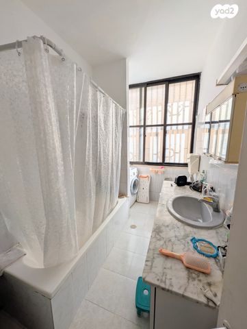 דירה, כצנלסון, הל"ה, גבעתיים