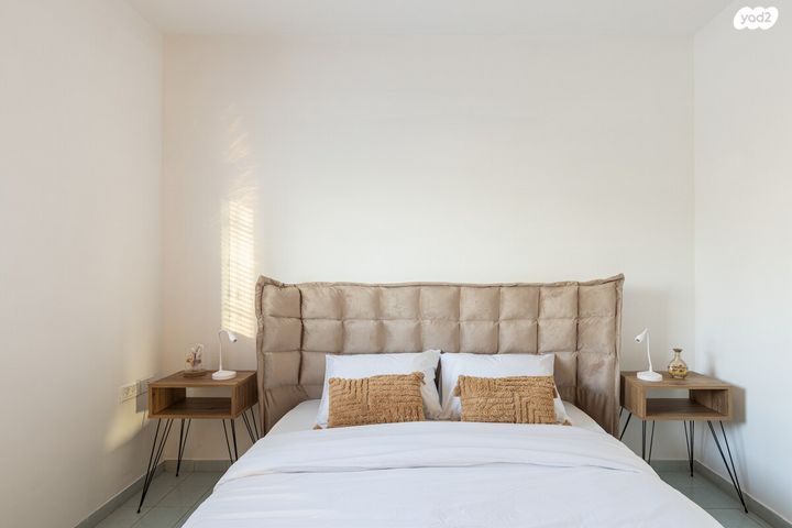 גג/ פנטהאוז, הפרחים 32, קרית הפרחים - 2005, רעננה