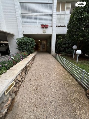 דירה, טירת צבי, נחלת יצחק, תל אביב יפו