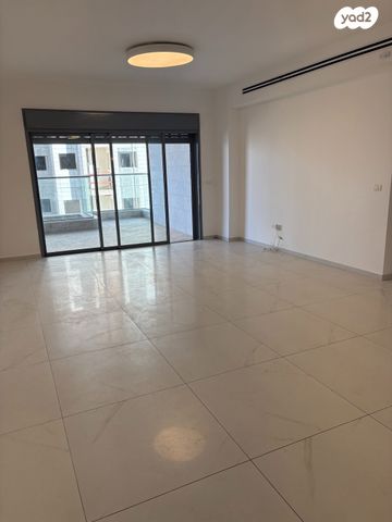 דירה, פסגת הדר / נווה עוז הירוקה, פתח תקווה