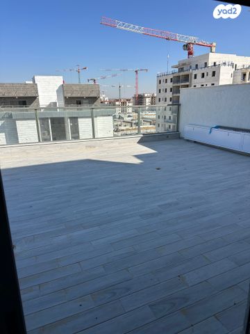 גג/ פנטהאוז, אופקים