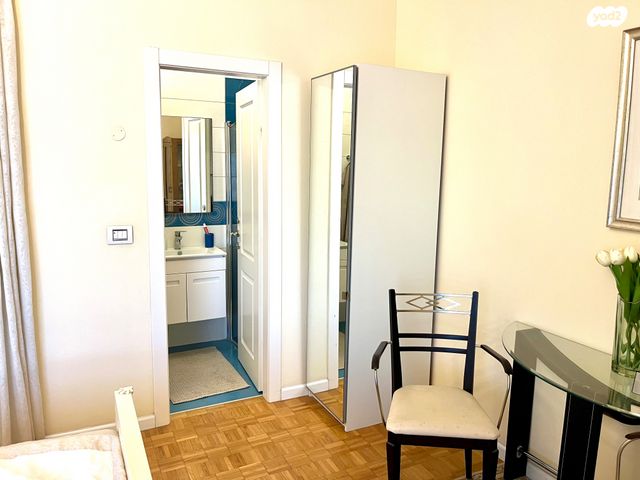 דירה, הרב הרצוג, רמב"ם, ראשון לציון