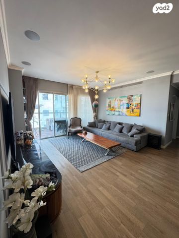 דירה, נווה גן, רמת השרון