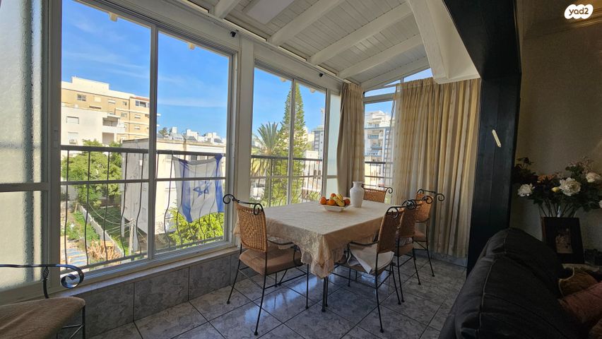 דירה, המייסדים, נהריה