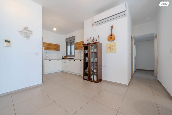 דירה, לוטם 33, הפרחים, חריש