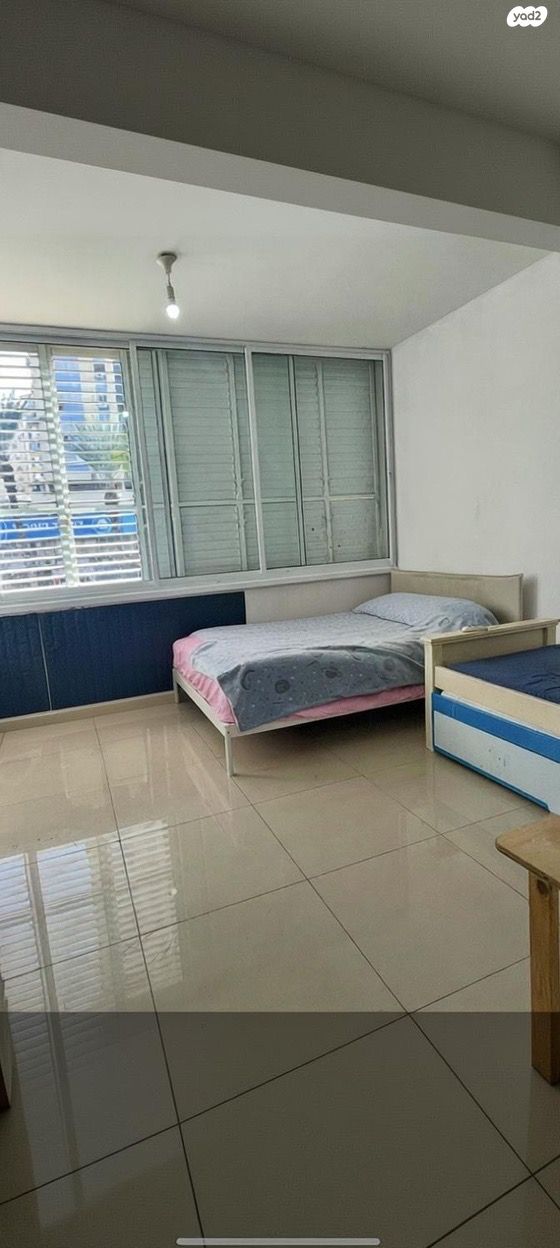 דירה, כצנלסון 40, הל"ה, גבעתיים