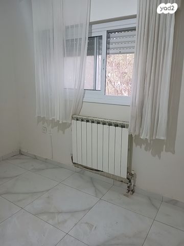 דירה, אבשלום חביב 34, ארמון הנציב, תלפיות מזרח, ירושלים