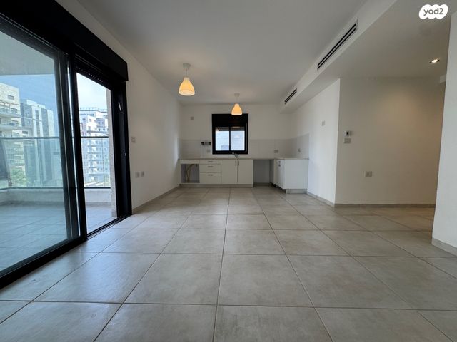 דירה, גבעת אולגה, חדרה