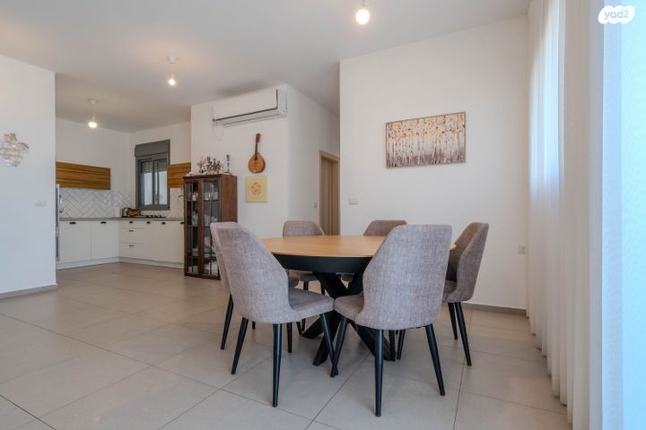 דירה, לוטם 33, הפרחים, חריש