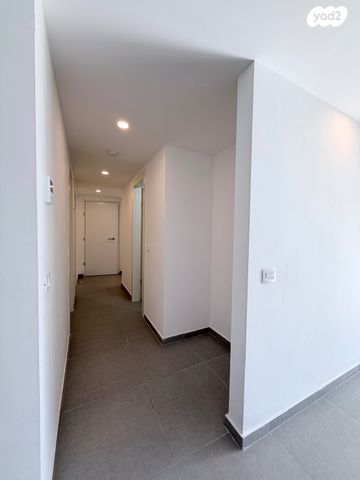 דירה, יצחק ארנסט נבנצל, ירושלים