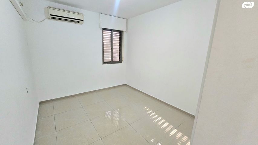 דירה, אלי כהן, עמידר, נהריה