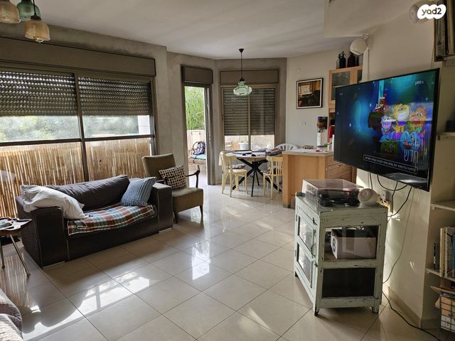 גג/ פנטהאוז, משה ארם, רביבים, תל אביב יפו